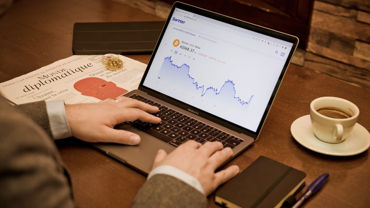 Business Metrics to Track: Essential KPIs for Freelancers